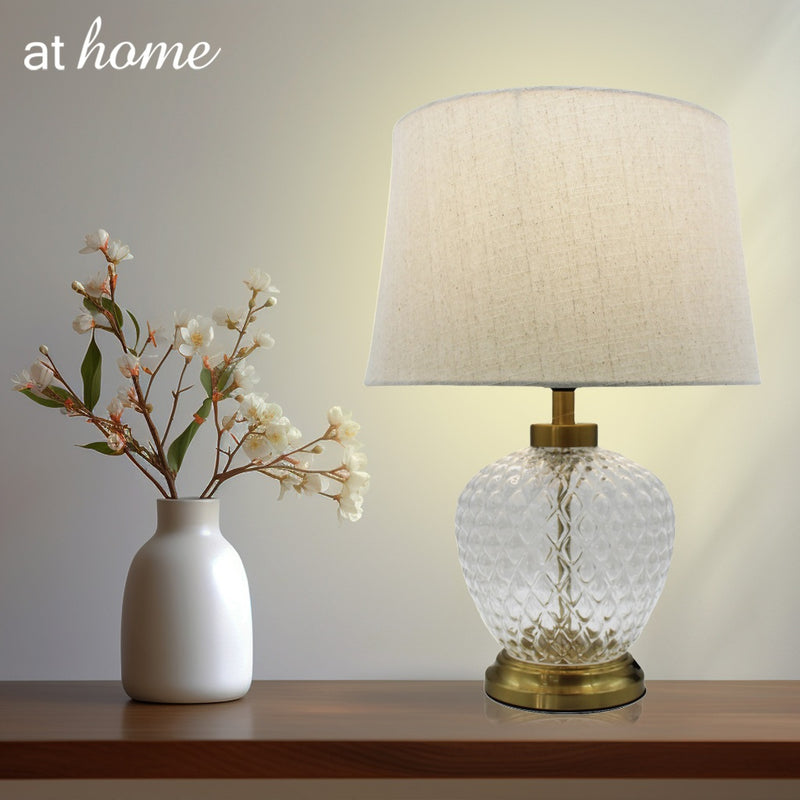 Lisa 20" Table Lamp