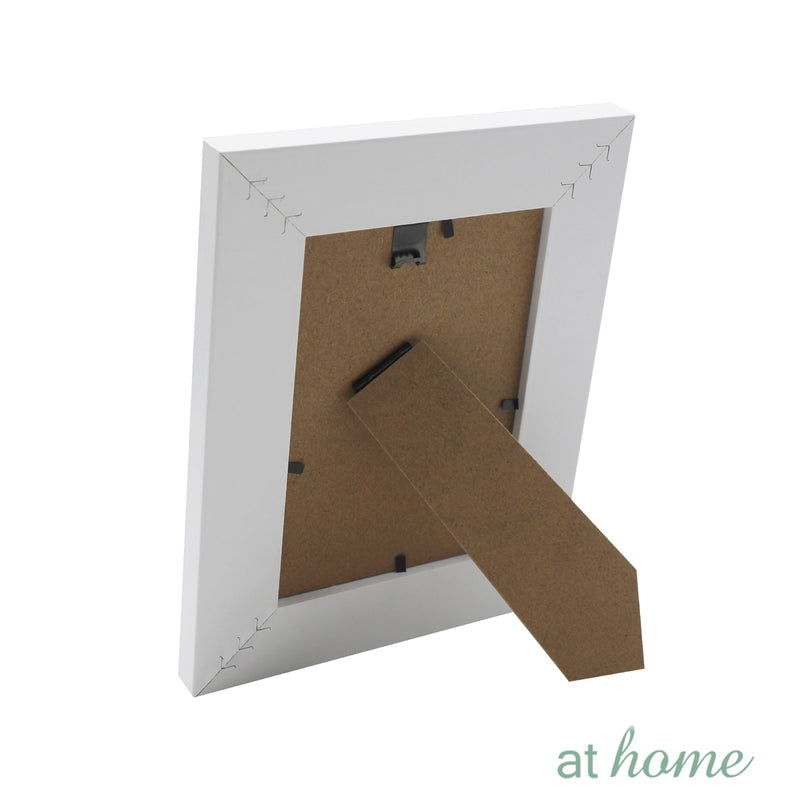 Classic Picture Frame w/ White Lining & Border Design