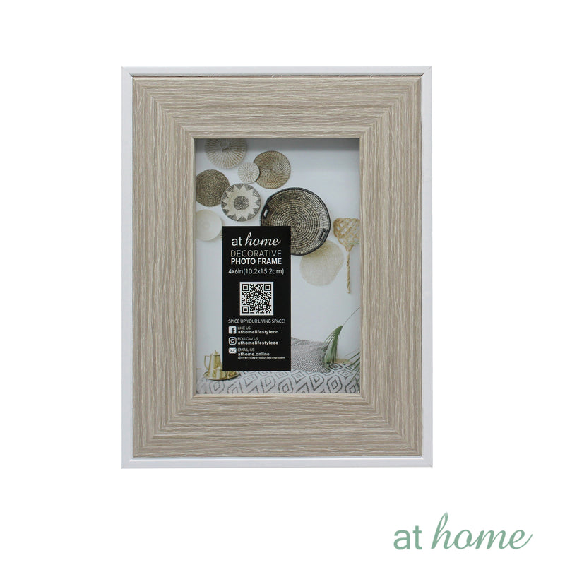 Classic Picture Frame w/ White Lining & Border Design